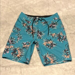 Volcom True to This boardshorts. Mens/ Big Boys 27. Floral Hawaii